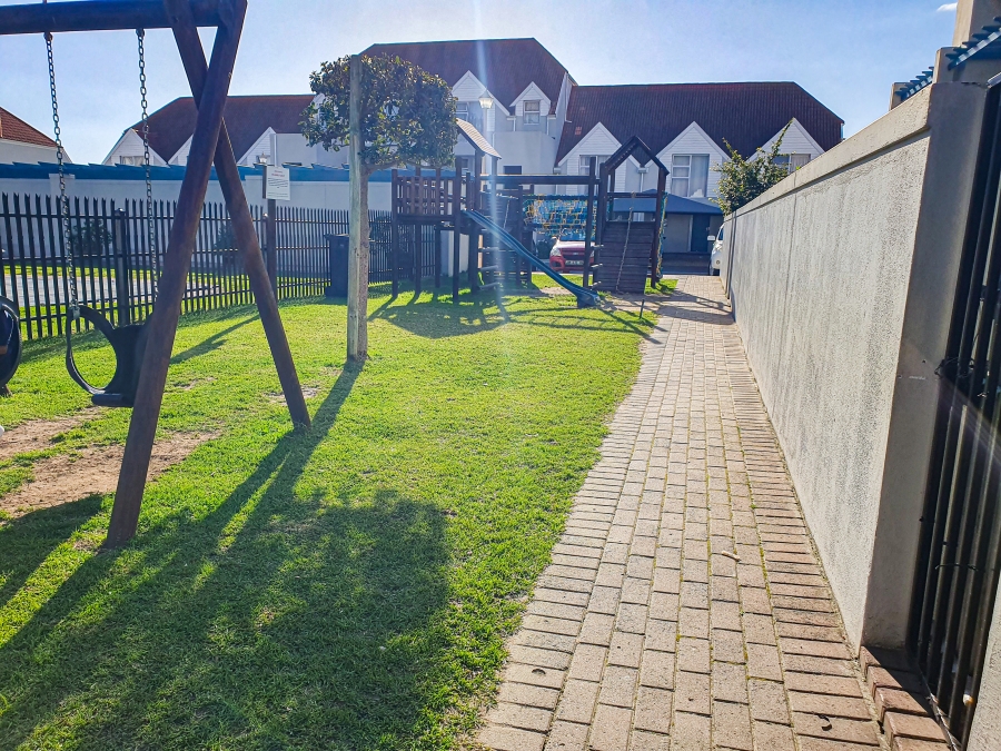 To Let 3 Bedroom Property for Rent in Whispering Pines Western Cape